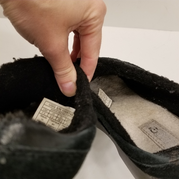 UGG W Lynwood water resistant black suede sheep skin clogs 7.5 100% authentic - Picture 13 of 16